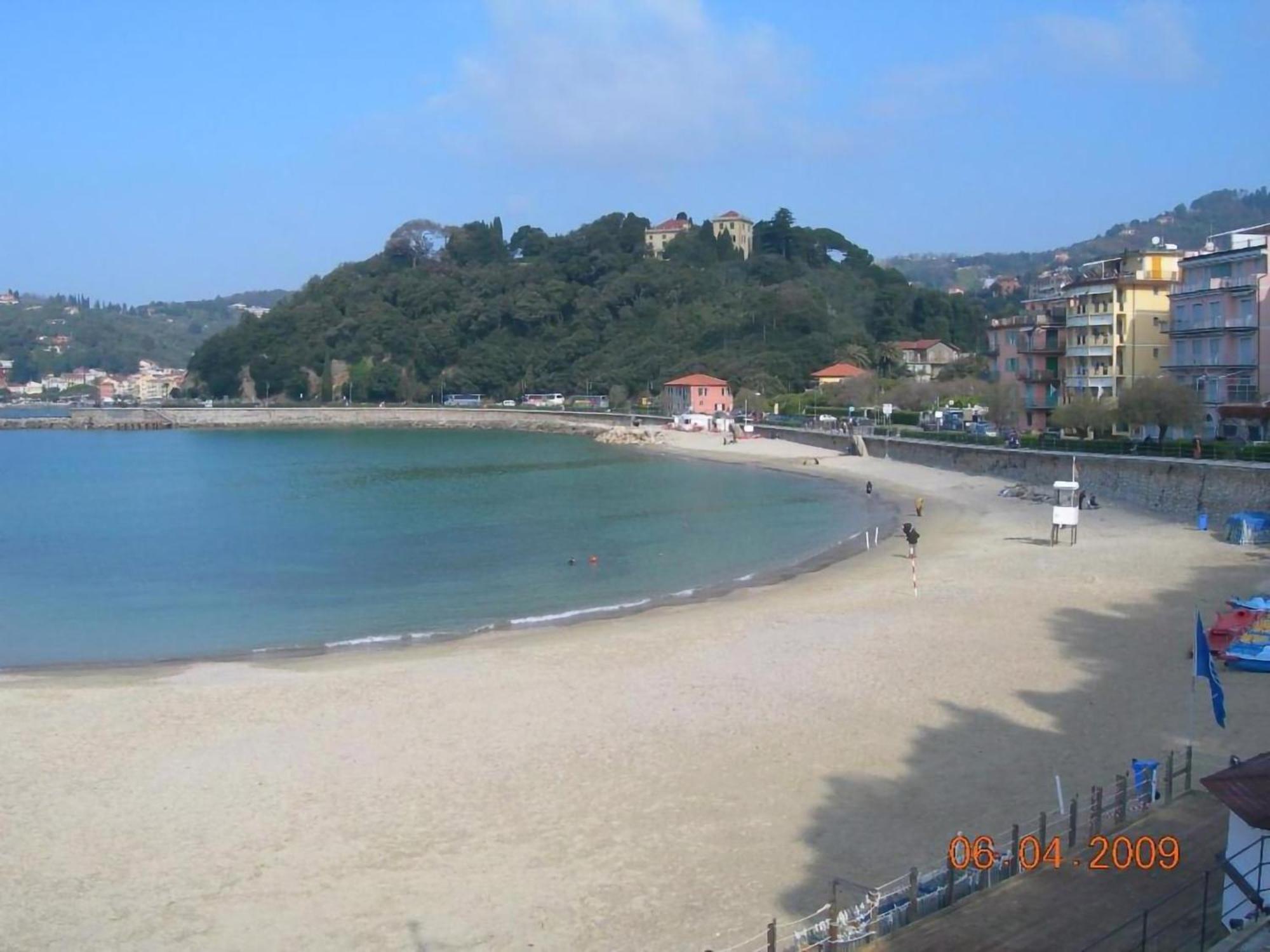Affittacamere "In Piazzetta Da Vasco" 莱里奇 外观 照片